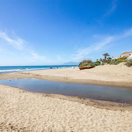 Perfectly Located Beachside Apartment In Elviria Marbella Exterior foto