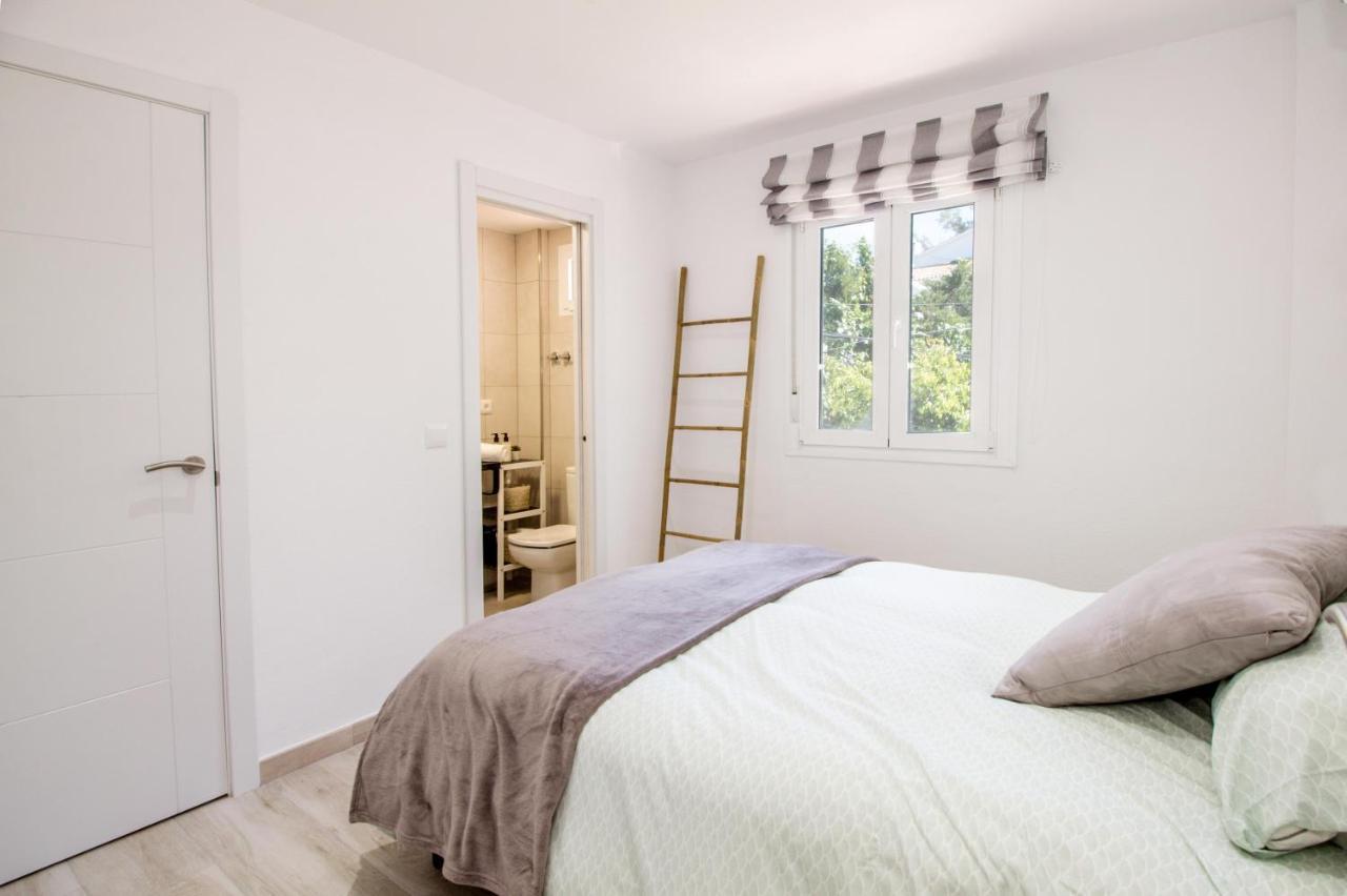 Perfectly Located Beachside Apartment In Elviria Marbella Exterior foto