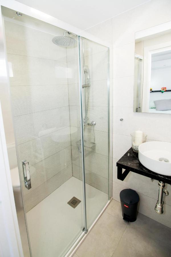 Perfectly Located Beachside Apartment In Elviria Marbella Exterior foto